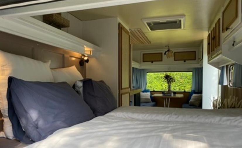 Caravan Stadstuin Goedereede Let Op De Badkamer Moet Met Andere Gasten Gedeeld Worden 外观 照片